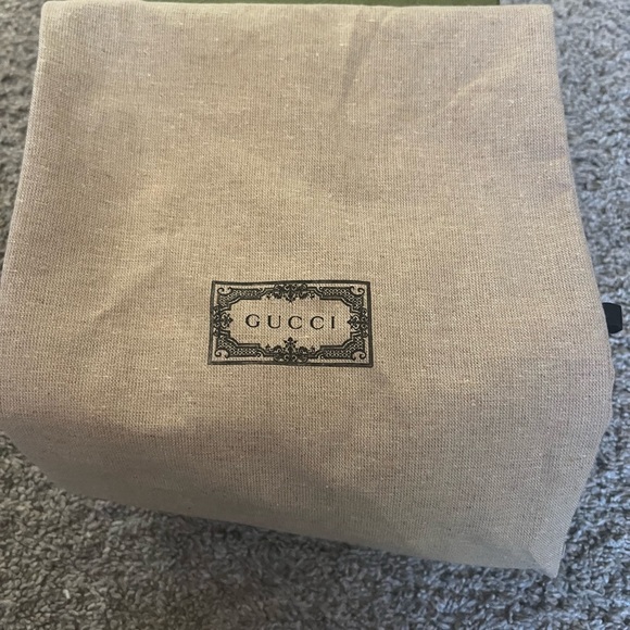 Classic buckle Gucci heels. - Picture 8 of 11